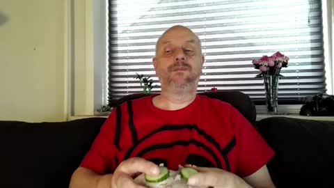 Snapshot of hardmrlazy chatting on 05-26-26, 07:15 MrLazy online show from 05-26-26, 07:15