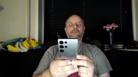 Snapshot of hardmrlazy chatting on 05-28-26, 08:06 MrLazy online show from 05-28-26, 08:06