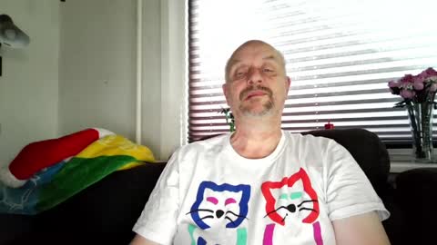 Snapshot of hardmrlazy chatting on 06-07-26, 06:17 MrLazy online show from 06-07-26, 06:17