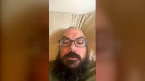AverageEggplant online show from 05-02-26, 02:33