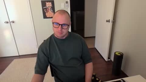 Stand Lee online show from 10-20-25, 05:52