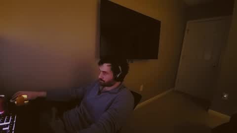 Tom online show from 12-25-24, 03:40