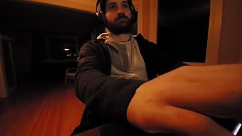 Tom online show from 10-26-25, 12:00