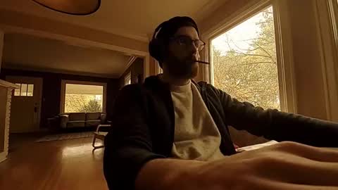 Tom online show from 10-31-25, 07:48