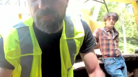 Snapshot of hardworkertn chatting on 09-18-25, 04:31 hardworkertn online show from 09-18-25, 04:31