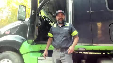 Snapshot of hardworkertn chatting on 10-17-25, 05:59 hardworkertn online show from 10-17-25, 05:59