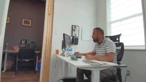 Snapshot of hardworkertn chatting on 11-18-25, 06:45 hardworkertn online show from 11-18-25, 06:45