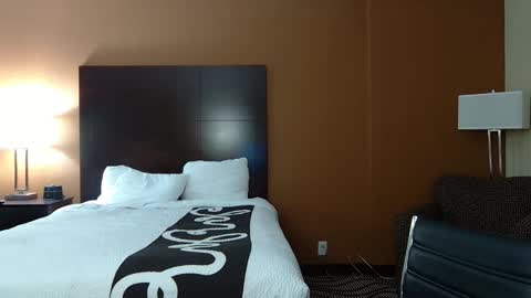 Snapshot of hardworkertn chatting on 12-02-25, 07:53 hardworkertn online show from 12-02-25, 07:53