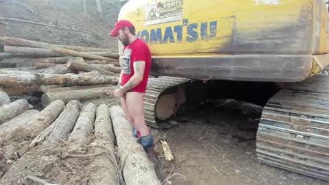 Snapshot of hardworkertn chatting on 02-16-26, 07:10 hardworkertn online show from 02-16-26, 07:10