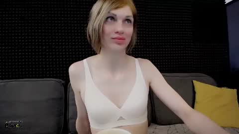 Miss Hardy online show from 07-30-26, 04:22