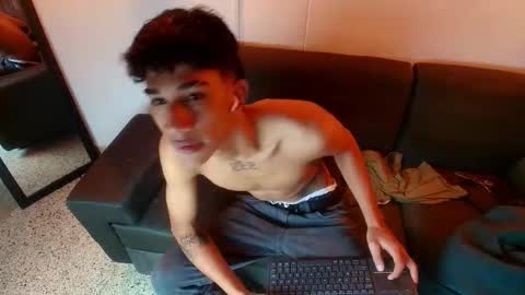 Snapshot of haresandpame_mds chatting on 11-28-25, 03:25 Hares online show from 11-28-25, 03:25