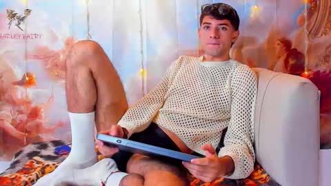 Snapshot of harley_fairy chatting on 01-08-26, 06:32 Harley online show from 01-08-26, 06:32