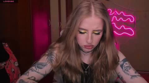 Julia online show from 02-01-25, 05:07