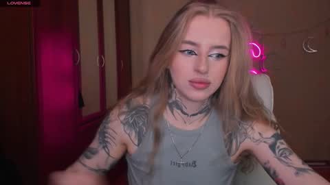 Julia online show from 02-03-25, 05:18