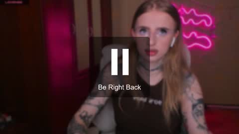 Julia online show from 02-06-25, 05:14