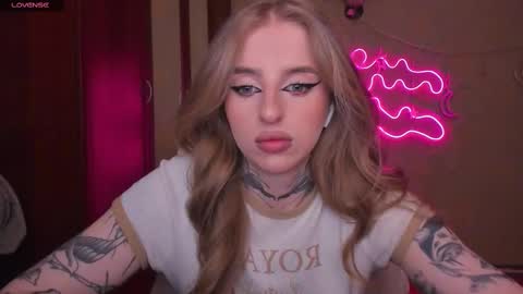 Julia online show from 02-15-25, 05:19