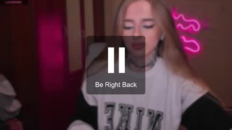 Julia online show from 02-18-25, 05:20