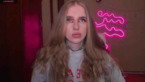 Julia online show from 02-22-25, 05:44