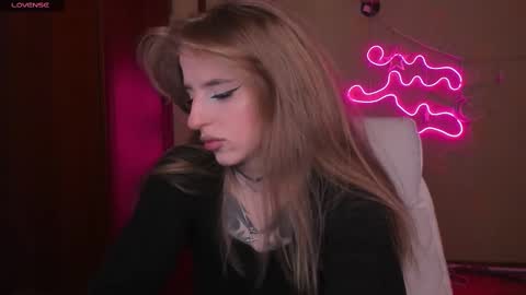 Julia online show from 03-01-25, 05:09