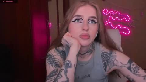 Julia online show from 03-12-25, 05:46