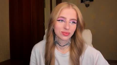 Julia online show from 09-26-25, 05:44