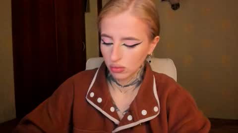 Julia online show from 10-05-25, 05:39