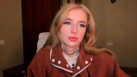 Julia online show from 10-10-25, 05:39