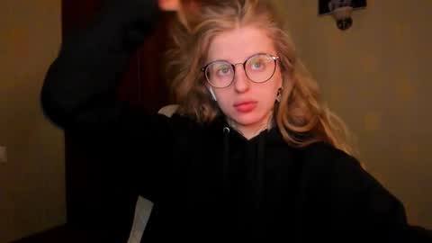 Julia online show from 11-22-25, 05:28