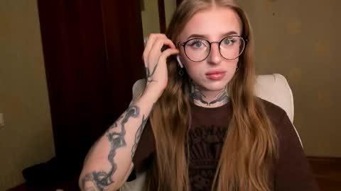 Julia online show from 03-03-26, 04:51