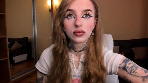 Julia online show from 03-20-26, 04:50