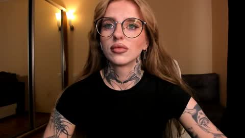 Julia online show from 04-29-26, 05:22