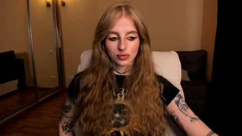 Snapshot of harley_kimm chatting on 05-07-26, 05:35 Julia online show from 05-07-26, 05:35