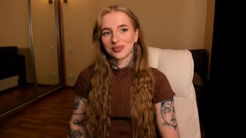 Snapshot of harley_kimm chatting on 06-04-26, 05:57 Julia online show from 06-04-26, 05:57