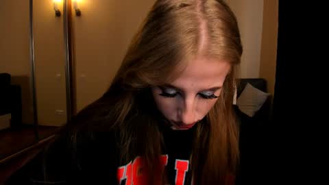 Snapshot of harley_kimm chatting on 06-12-26, 06:12 Julia online show from 06-12-26, 06:12