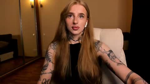 Snapshot of harley_kimm chatting on 06-27-26, 05:45 Julia online show from 06-27-26, 05:45