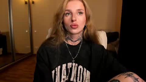 Snapshot of harley_kimm chatting on 08-01-26, 05:50 Julia online show from 08-01-26, 05:50