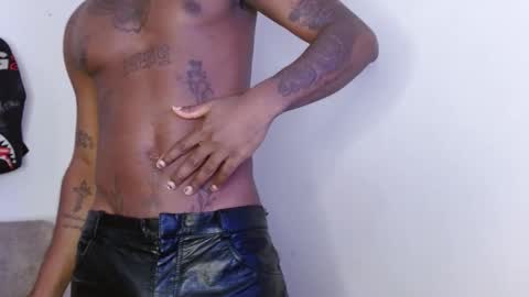 harley_quinnn111 online show from 11-16-25, 07:30