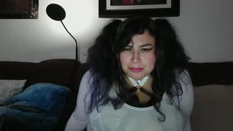 Snapshot of harmony_foxxyn_n chatting on 10-29-25, 10:28 Harmony Foxxyn n online show from 10-29-25, 10:28