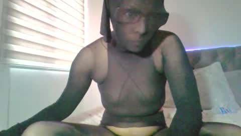 Emma online show from 11-23-25, 07:24