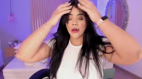 Snapshot of harmonybabe_ chatting on 03-08-25, 08:25 Harmony online show from 03-08-25, 08:25