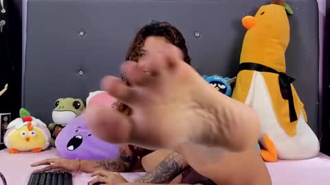 Snapshot of harmonyy_hill chatting on 03-08-25, 12:44 Harmony Hill online show from 03-08-25, 12:44