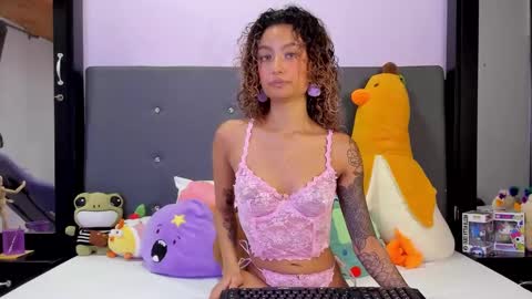 Snapshot of harmonyy_hill chatting on 02-22-26, 02:56 Harmony Hill online show from 02-22-26, 02:56