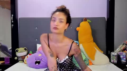 Snapshot of harmonyy_hill chatting on 07-06-26, 12:29 Harmony Hill online show from 07-06-26, 12:29
