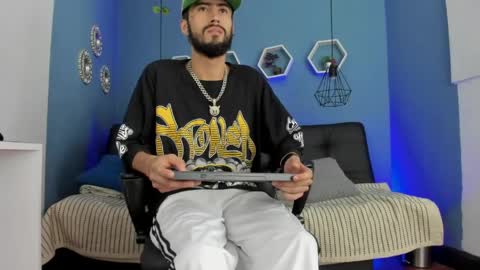 harold_999 online show from 05-11-26, 02:45