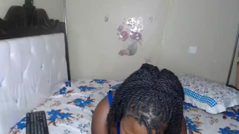 Snapshot of harriegrovin chatting on 12-05-25, 03:20 Grovin online show from 12-05-25, 03:20