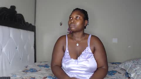 Snapshot of harriegrovin chatting on 03-08-26, 11:30 Grovin online show from 03-08-26, 11:30