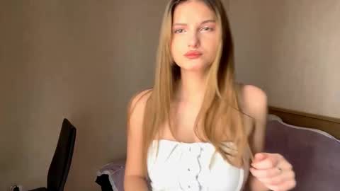 Emily online show from 03-11-26, 08:20