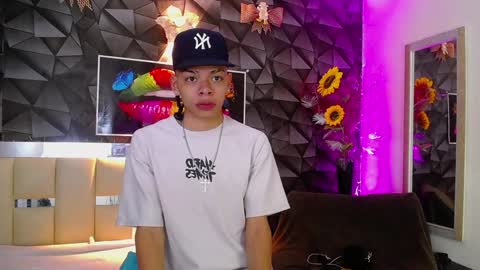 Snapshot of harry_jhonsonn chatting on 01-11-25, 03:44 Harry online show from 01-11-25, 03:44