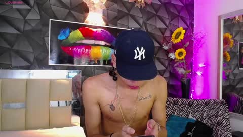 Snapshot of harry_jhonsonn chatting on 01-13-25, 09:20 Harry online show from 01-13-25, 09:20