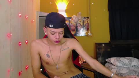 Snapshot of harry_jhonsonn chatting on 01-22-25, 05:48 Harry online show from 01-22-25, 05:48